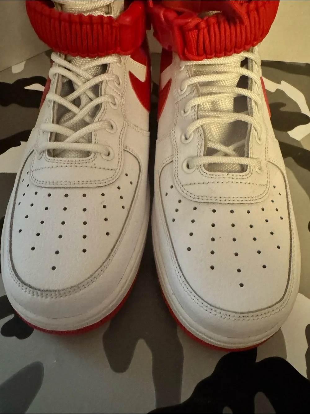 Men's High-Top Sneakers in White and Red with Ankle Strap high top Air Force One